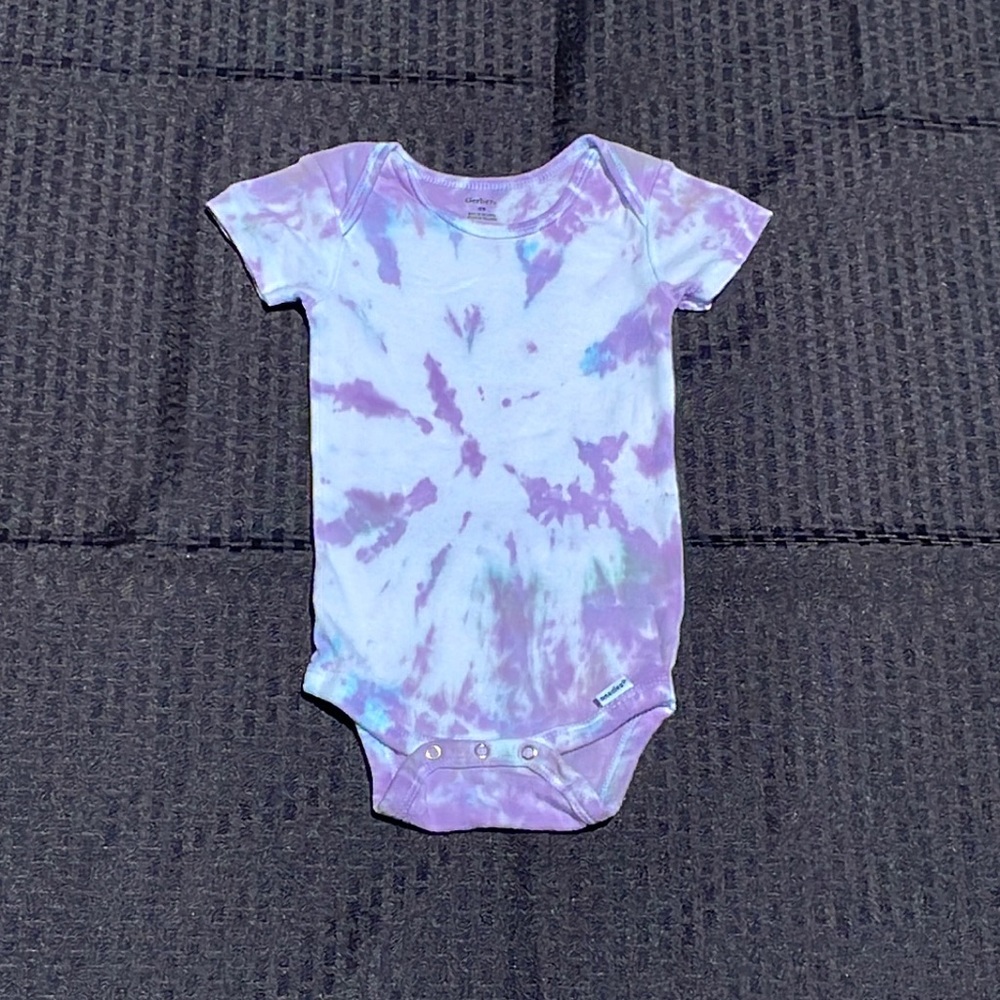 Homemade Tie Dye Onesie-W6515